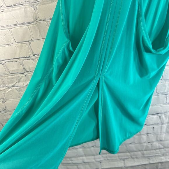 ✨ Green Lululemon Lightweight Tank - Size 8, Perfect Condition - Picture 5 of 5